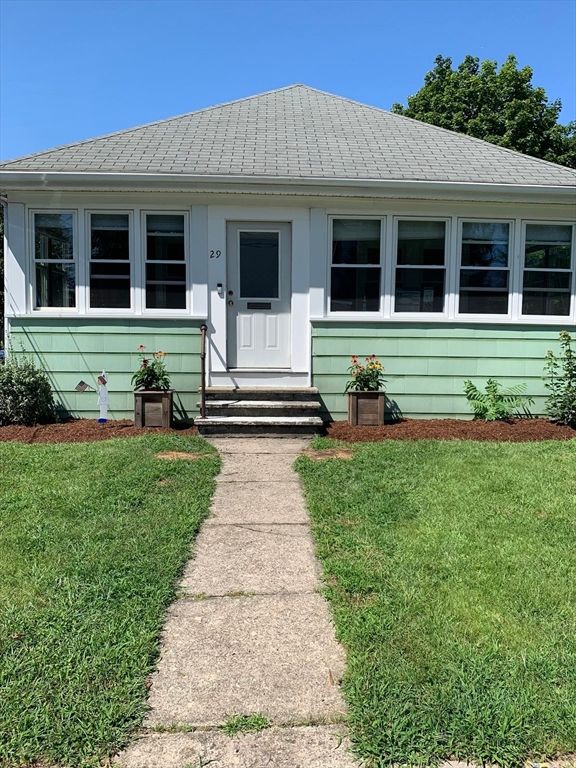29 Saint Michael Rd, Braintree, MA 02184
