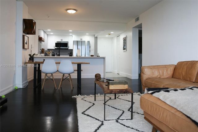 600 NE 36th St 310, Miami, FL 33137