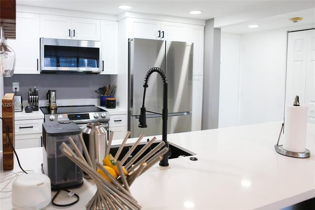 600 NE 36th St 310, Miami, FL 33137