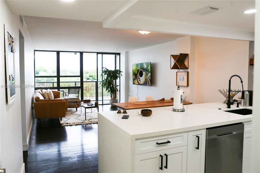 600 NE 36th St 310, Miami, FL 33137