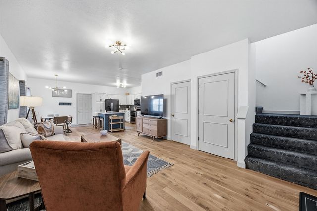 1234 Shannon Dr, Iowa City, IA 52246