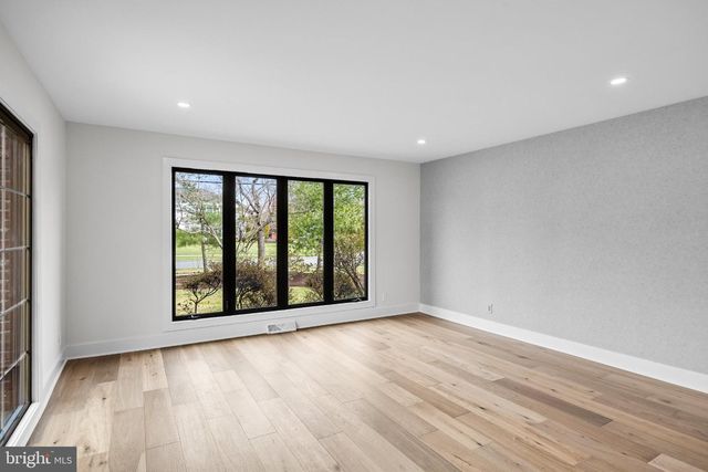 1805 COUNTRY CLUB DR, Cherry Hill, NJ 08003