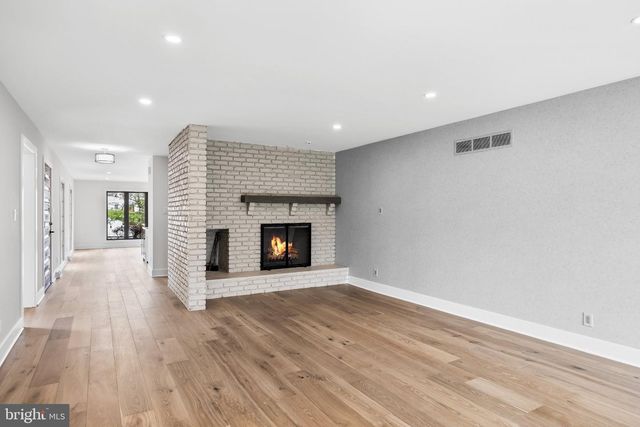 1805 COUNTRY CLUB DR, Cherry Hill, NJ 08003