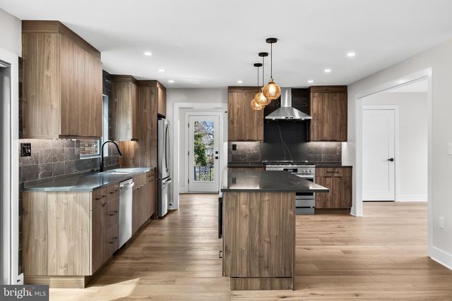 1805 COUNTRY CLUB DR, Cherry Hill, NJ 08003