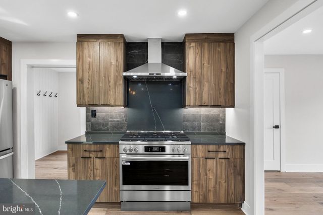 1805 COUNTRY CLUB DR, Cherry Hill, NJ 08003