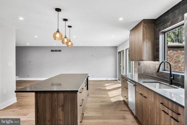 1805 COUNTRY CLUB DR, Cherry Hill, NJ 08003