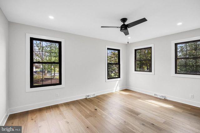 1805 COUNTRY CLUB DR, Cherry Hill, NJ 08003