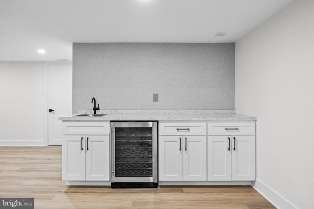 1805 COUNTRY CLUB DR, Cherry Hill, NJ 08003