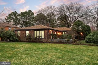 1805 COUNTRY CLUB DR, Cherry Hill, NJ 08003