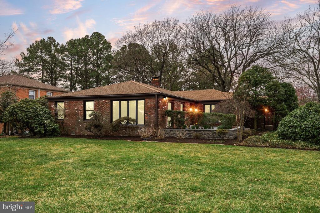 1805 COUNTRY CLUB DR, Cherry Hill, NJ 08003