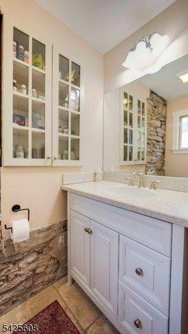 24 Green St, Milford Boro, NJ 08848