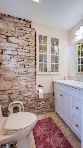 24 Green St, Milford Boro, NJ 08848