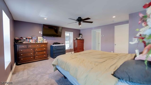 24 Green St, Milford Boro, NJ 08848