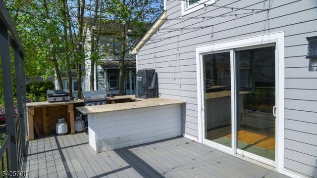 24 Green St, Milford Boro, NJ 08848