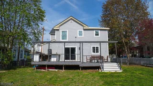 24 Green St, Milford Boro, NJ 08848