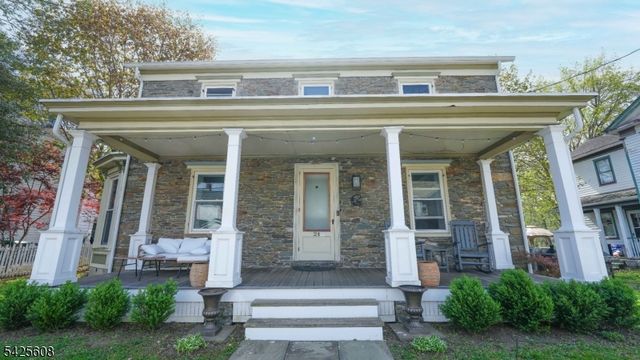 24 Green St, Milford Boro, NJ 08848