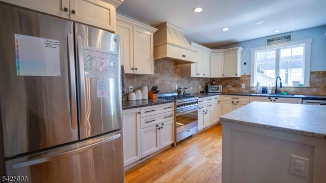 24 Green St, Milford Boro, NJ 08848