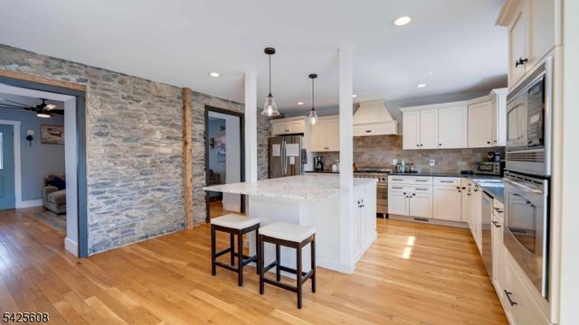 24 Green St, Milford Boro, NJ 08848