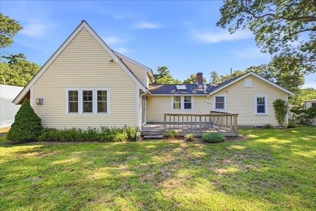 2 Bartlett Ave, Duxbury, MA 02332