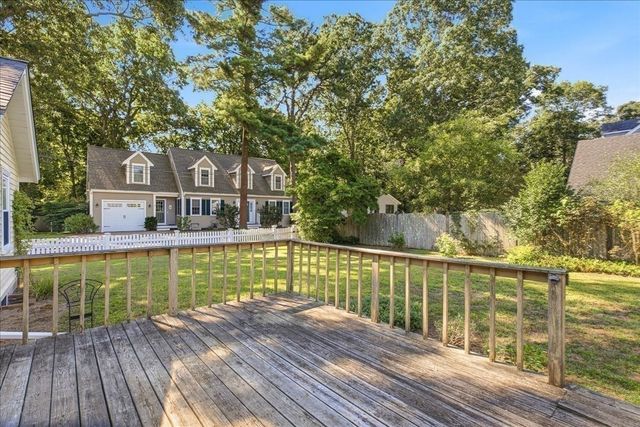 2 Bartlett Ave, Duxbury, MA 02332