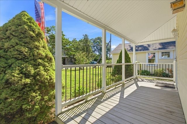 2 Bartlett Ave, Duxbury, MA 02332