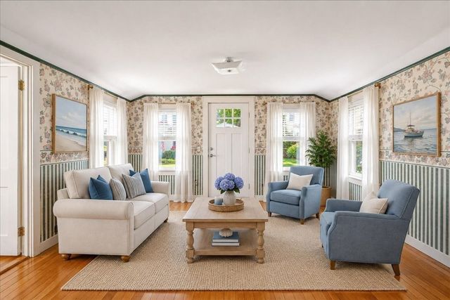 2 Bartlett Ave, Duxbury, MA 02332
