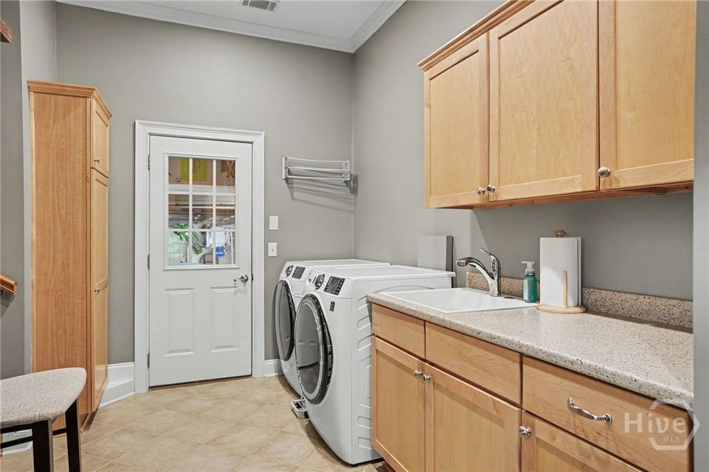 Image 14 of property listing at 5 Waterford Lane, Savannah, GA 31411