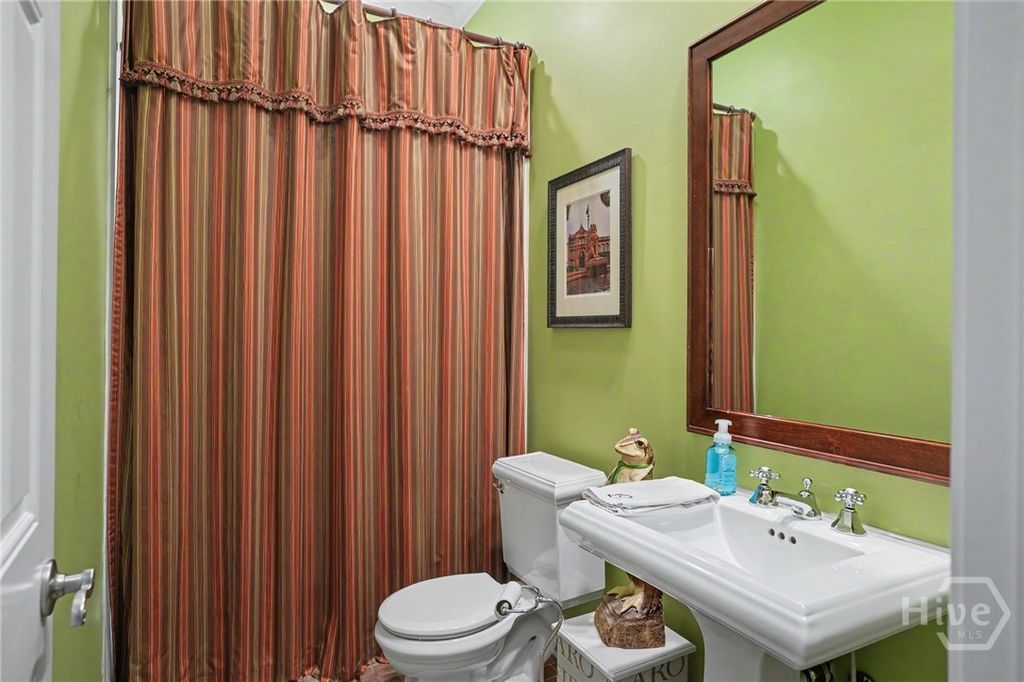 Image 15 of property listing at 5 Waterford Lane, Savannah, GA 31411