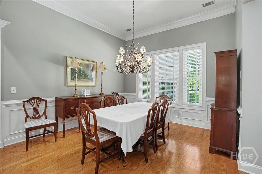 Image 3 of property listing at 5 Waterford Lane, Savannah, GA 31411