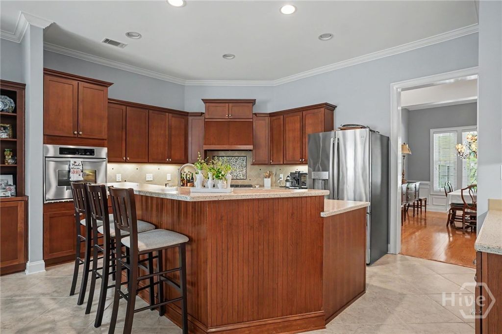 Image 8 of property listing at 5 Waterford Lane, Savannah, GA 31411