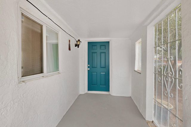 2426 Dora Avenue NW, Albuquerque, NM 87104