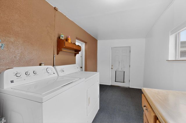 2426 Dora Avenue NW, Albuquerque, NM 87104