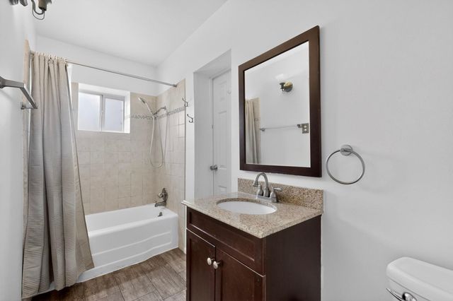 2426 Dora Avenue NW, Albuquerque, NM 87104