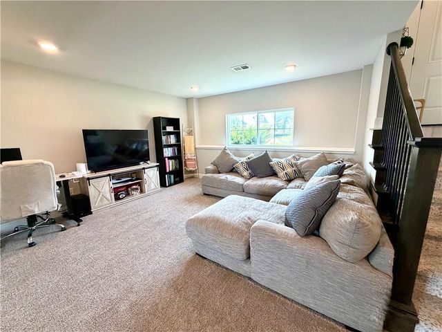 701 SE Juniper Drive, Blue Springs, MO 64014