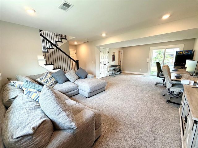 701 SE Juniper Drive, Blue Springs, MO 64014