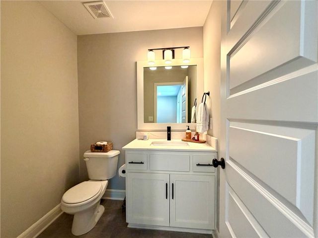 701 SE Juniper Drive, Blue Springs, MO 64014