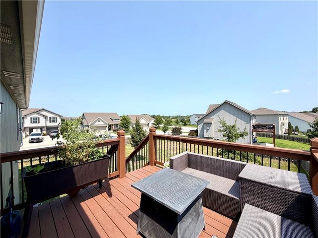701 SE Juniper Drive, Blue Springs, MO 64014