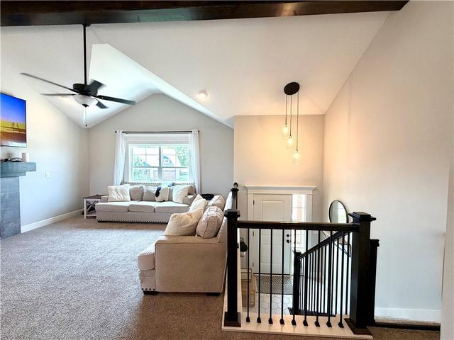 701 SE Juniper Drive, Blue Springs, MO 64014