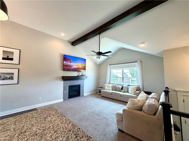 701 SE Juniper Drive, Blue Springs, MO 64014