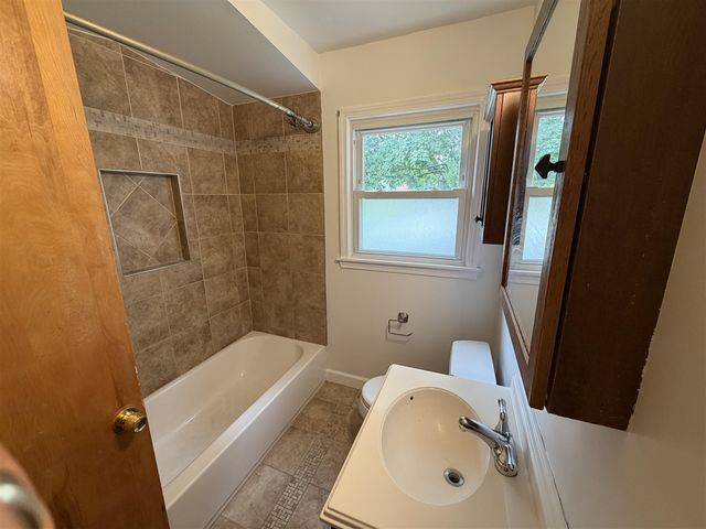 29671 Macintyre Street, Livonia, MI 48150