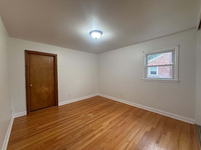 29671 Macintyre Street, Livonia, MI 48150