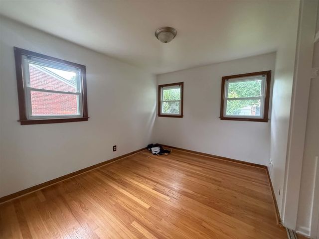 29671 Macintyre Street, Livonia, MI 48150