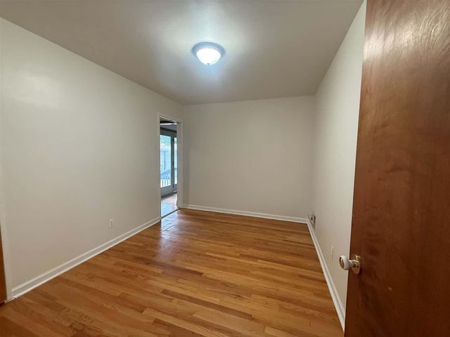 29671 Macintyre Street, Livonia, MI 48150