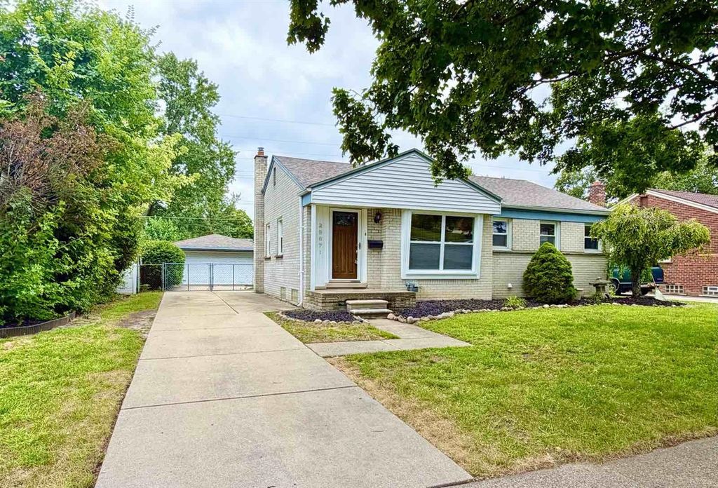 29671 Macintyre Street, Livonia, MI 48150