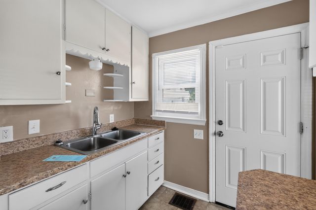 636 S Ashburton Road, Columbus, OH 43213