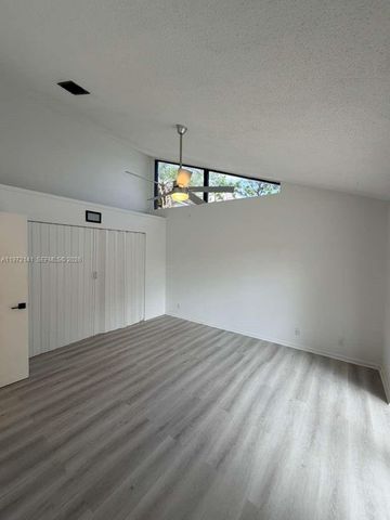 1350 Periwinkle Pl, Wellington, FL 33414