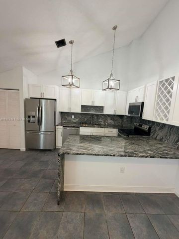 1350 Periwinkle Pl, Wellington, FL 33414