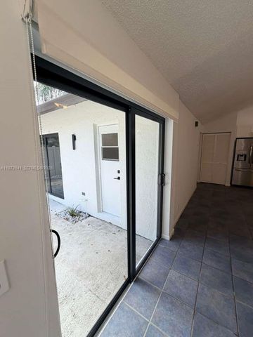 1350 Periwinkle Pl, Wellington, FL 33414