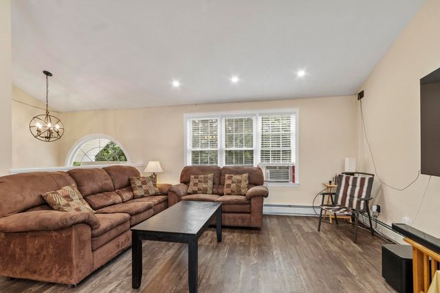 30 2nd St, Worcester, MA 01605