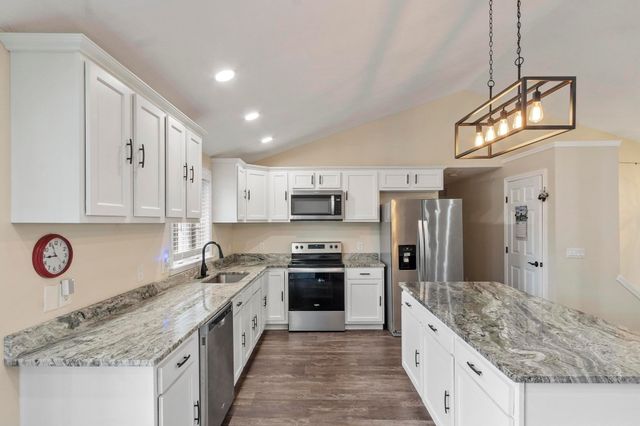 30 2nd St, Worcester, MA 01605